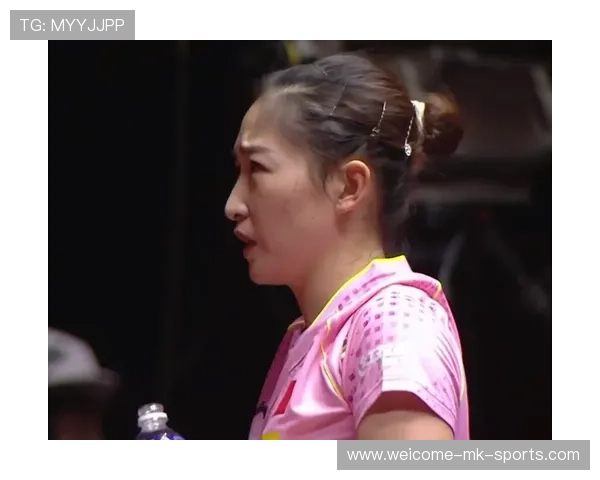 王艺迪苦战七局逆转夺冠！赢球后握拳冲天怒吼，向镜头开心招手并飞吻